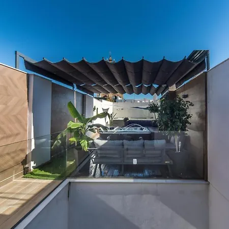 Elegant Duplex 3 Master Bedrooms And Private Seville Exterior photo