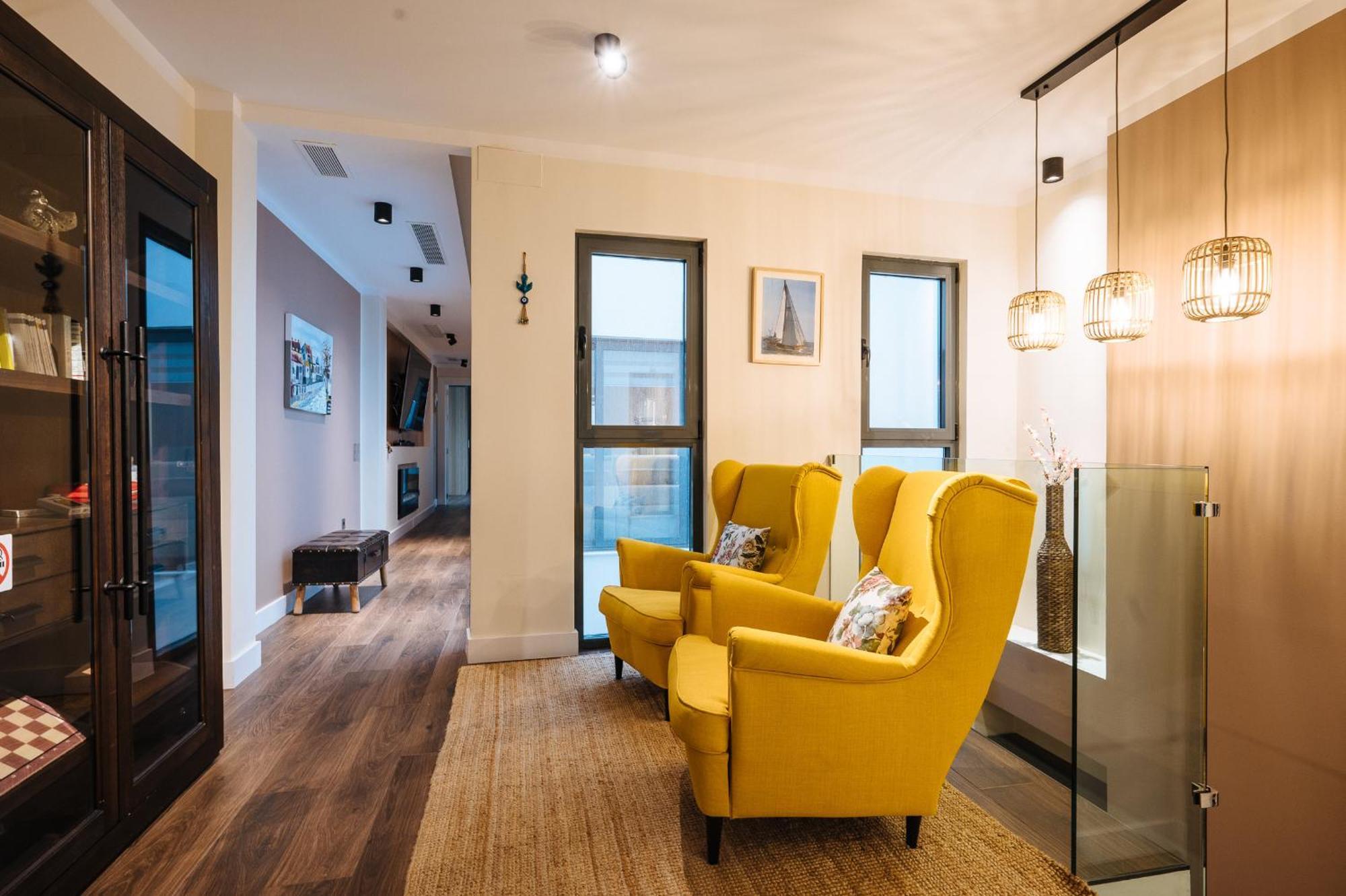 Elegant Duplex 3 Master Bedrooms And Private * Seville