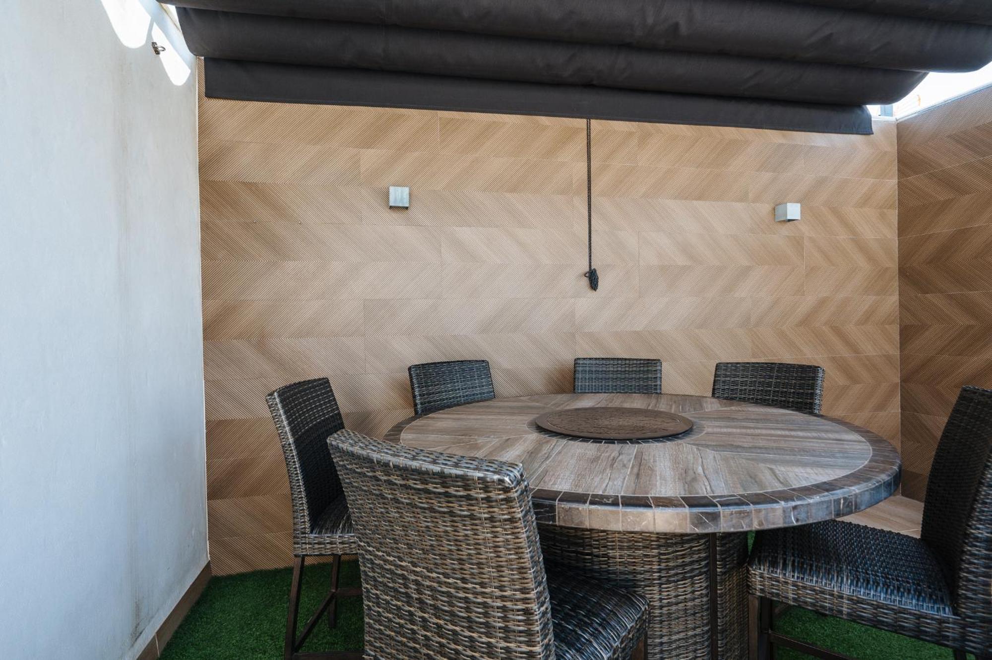 Elegant Duplex 3 Master Bedrooms And Private Apartment