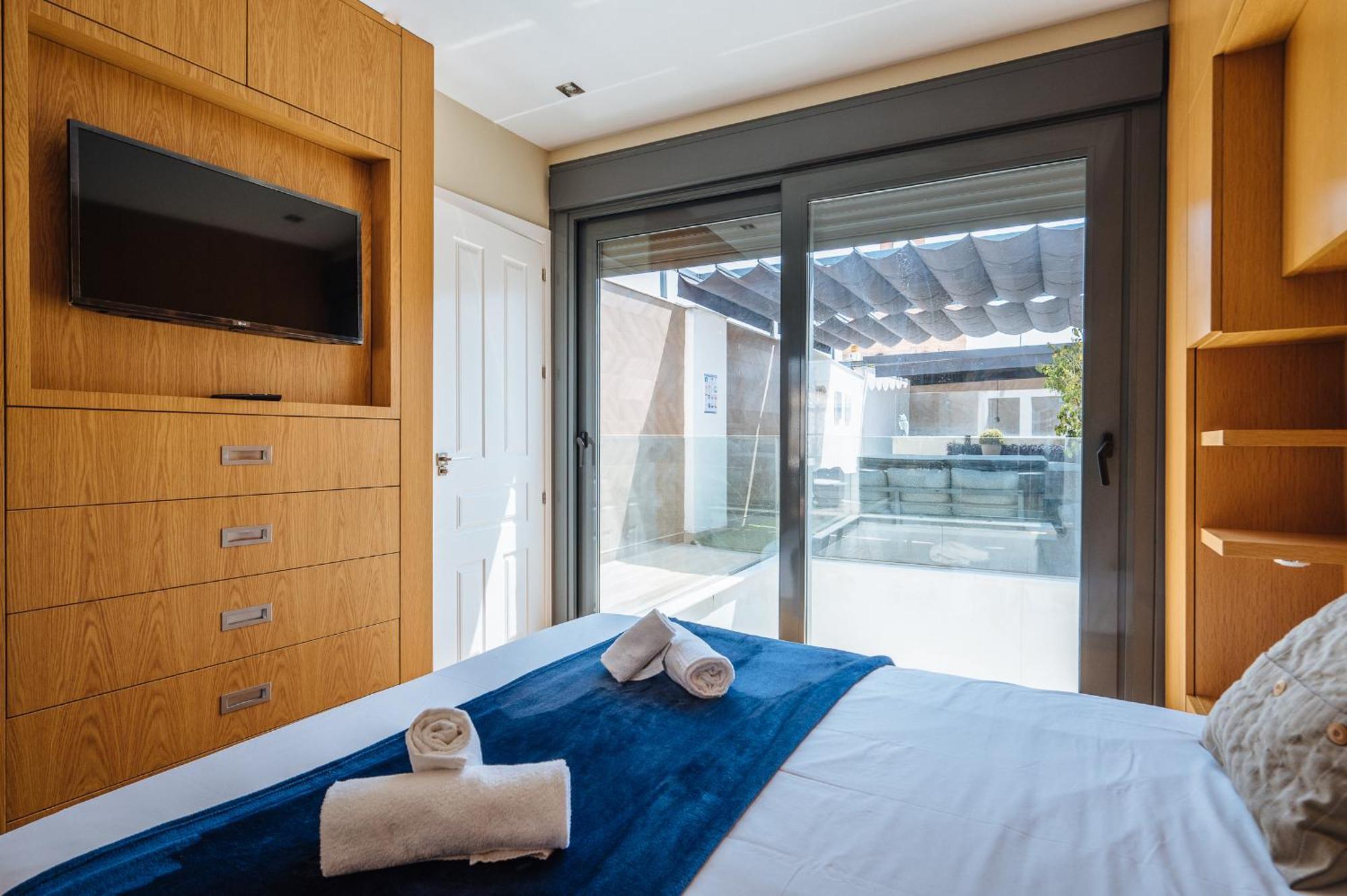 Apartment Elegant Duplex 3 Master Bedrooms And Private