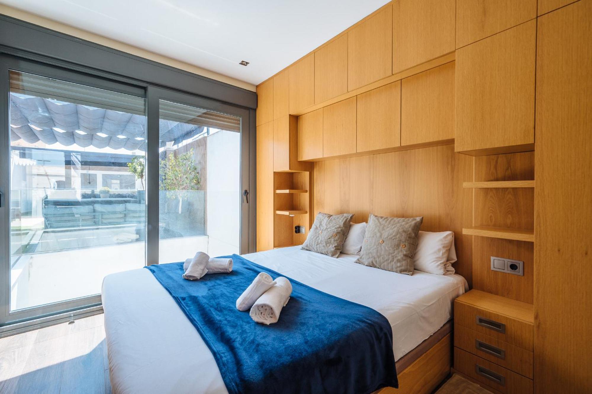 Elegant Duplex 3 Master Bedrooms And Private Seville